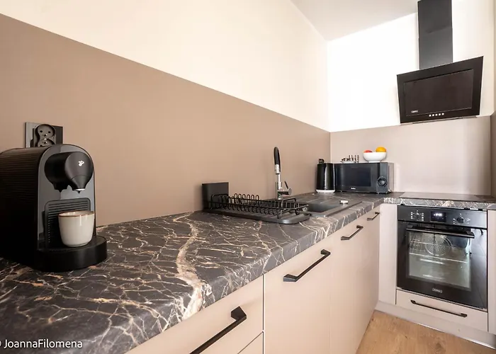 Ideal Arena Apartment *